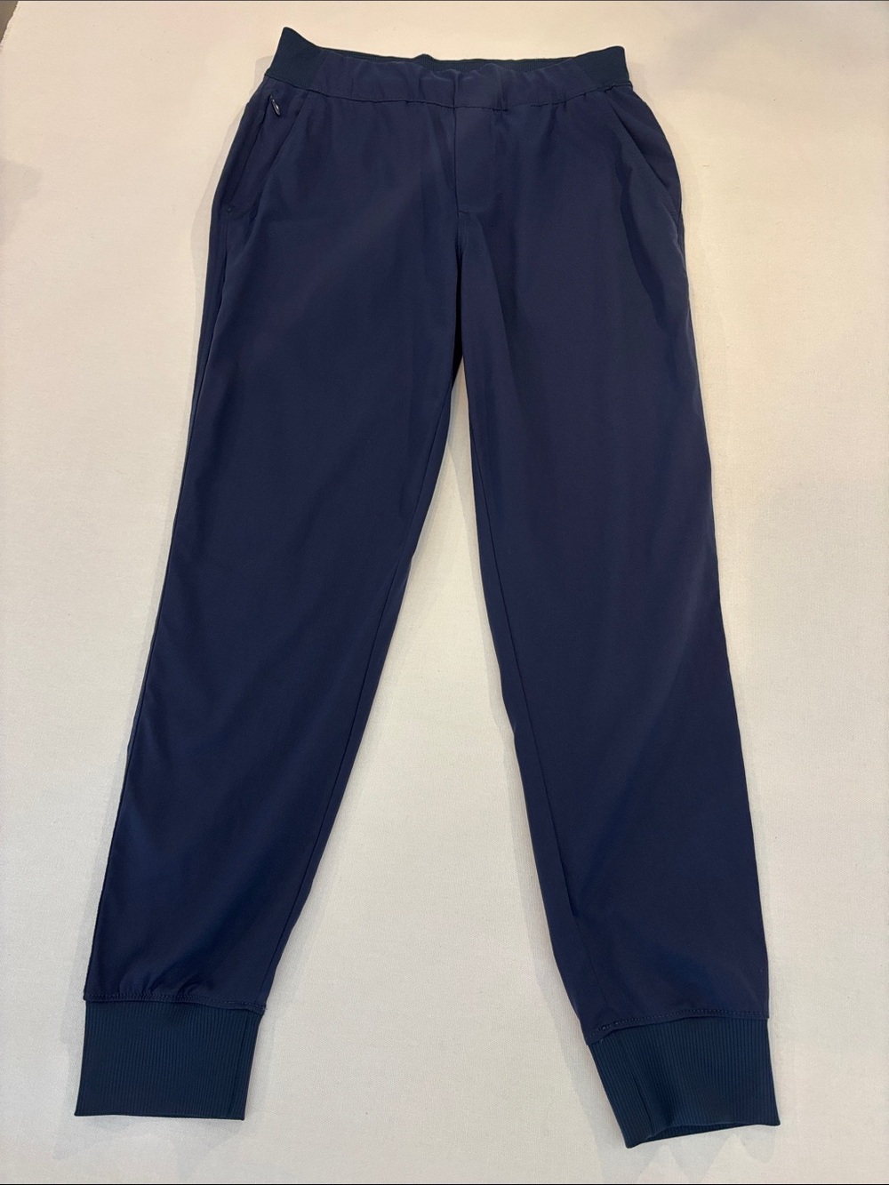 The North Face Women’s Navy Lightweight draw String Waistband Jogger Pants. S